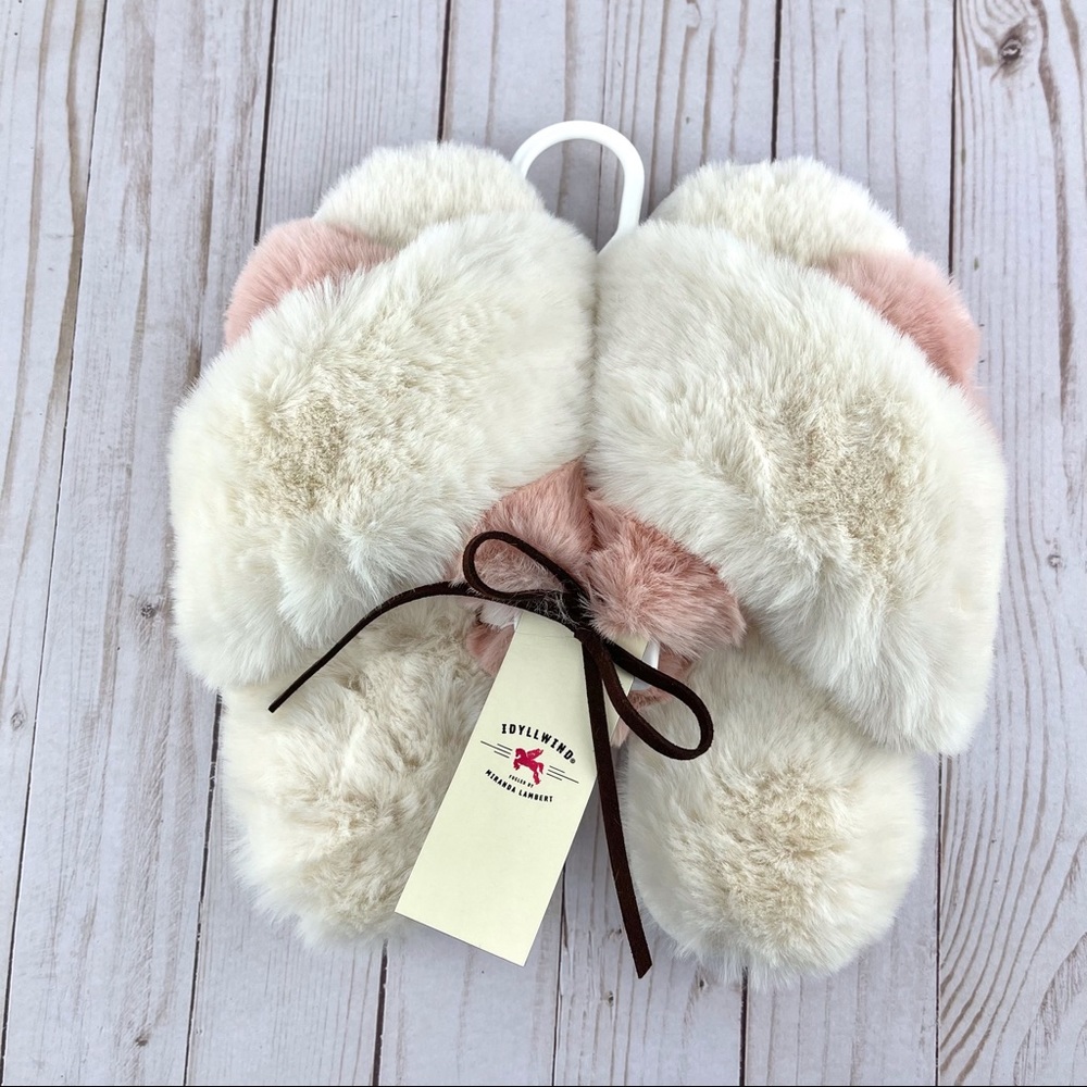 Idyllwind House Slippers Size M (7/8)